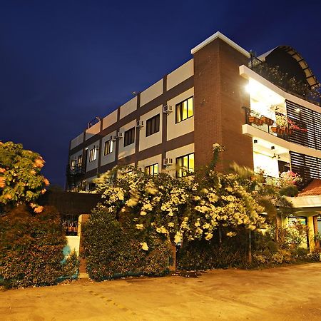 North Garden Suites ダバオ　シティ エクステリア 写真